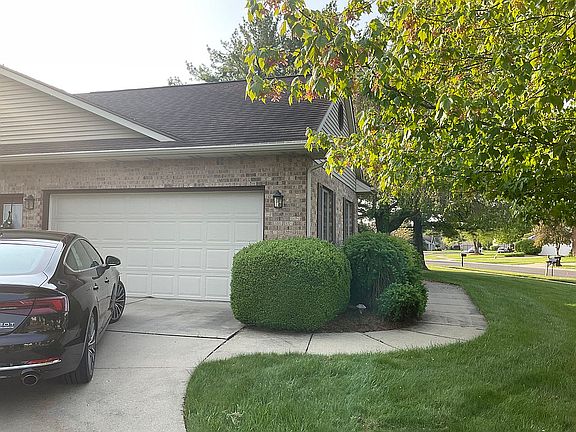 3rd image of 5990 Everett Ln