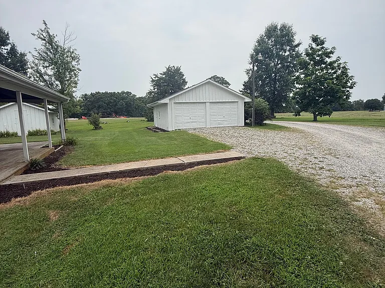 19555 N Highway 63 — Photo 3