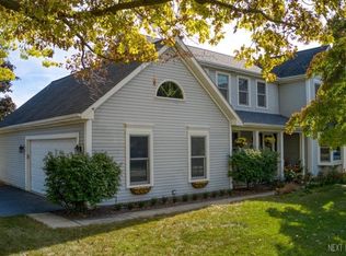 78 S Stauffer Dr, Naperville, IL 60540