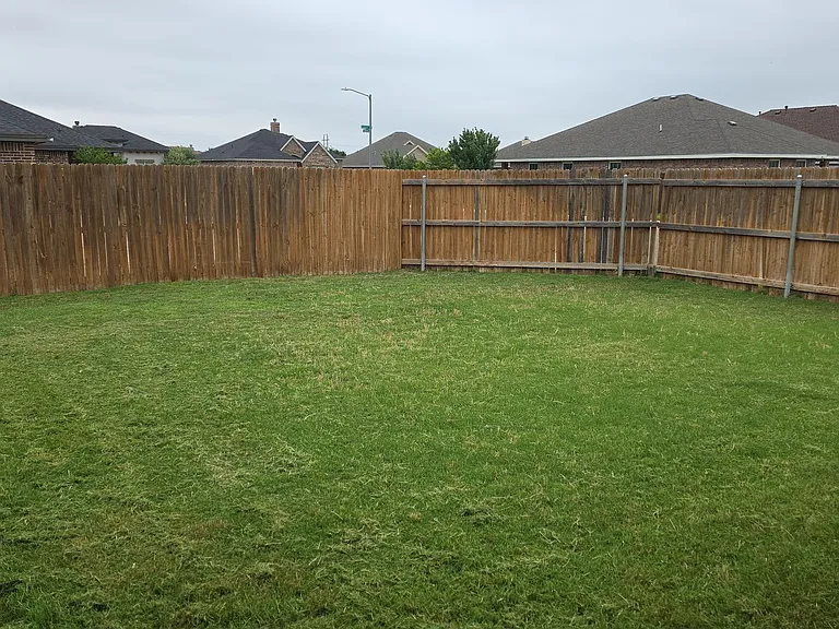 5224 Jarvis St — Photo 3