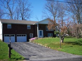 21 Shale Dr, Wappingers Falls, NY 12590