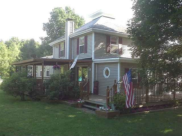 Beautiful Home with Decks