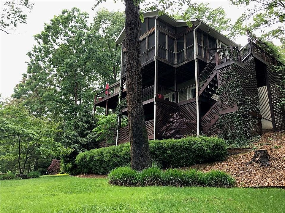 1st image of 7 Woburn Ln