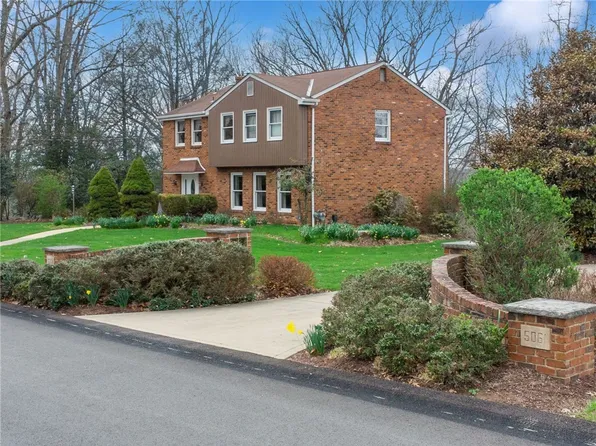 5061 Northlawn Cir, Murrysville, PA 15668