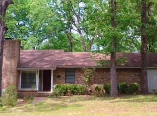 1407 Rambling Rd, Palestine, TX 75801