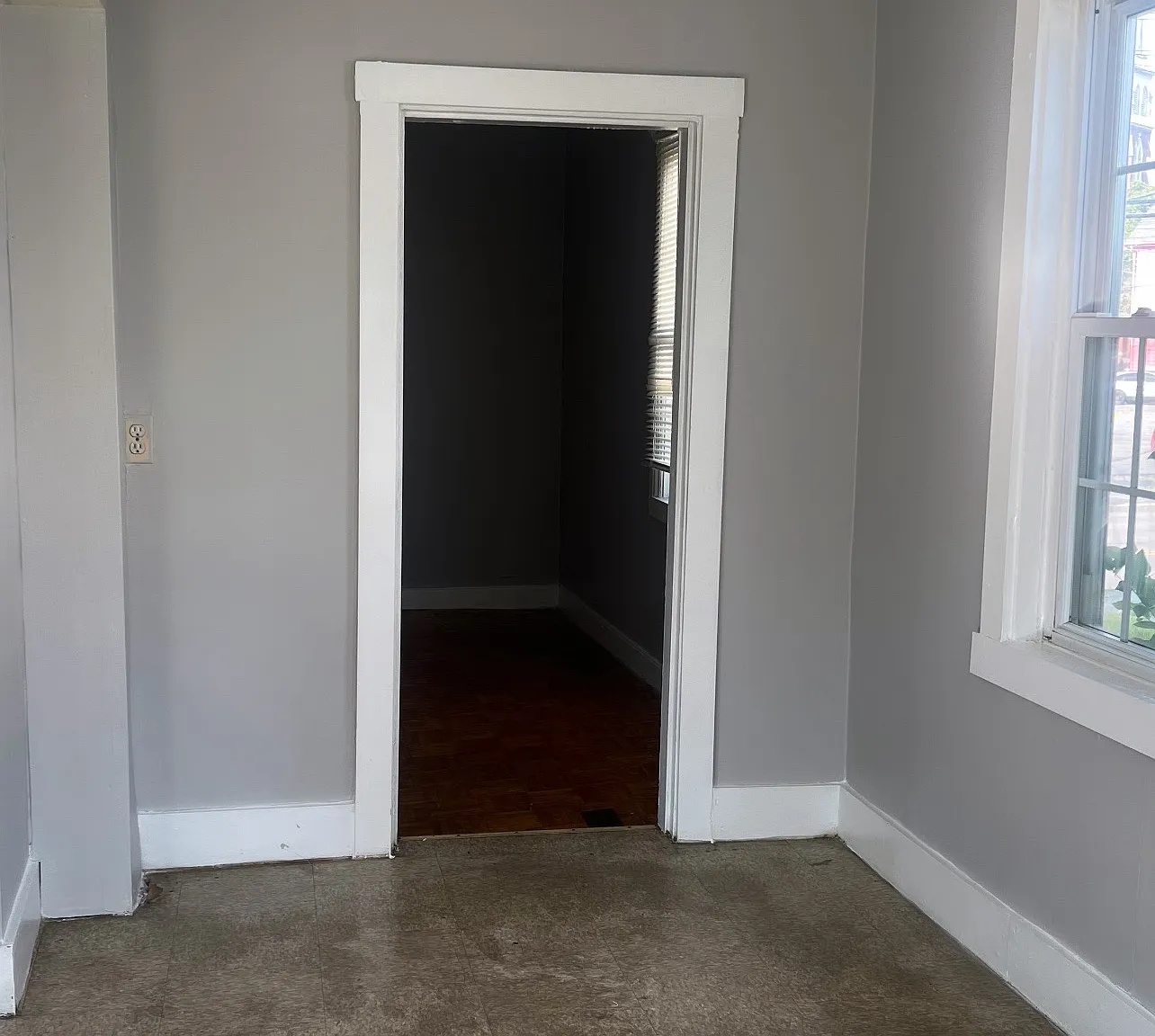 1042 Douglas Ave — Photo 3