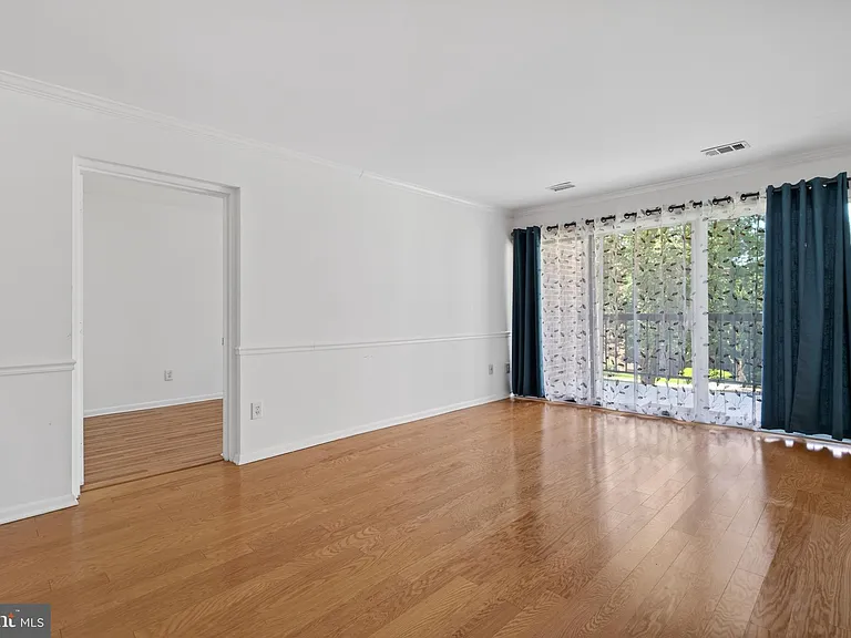 11260 Chestnut Grove Sq #139 — Photo 5