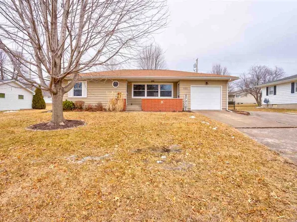 102 E Dougherty Dr, Lone Tree, IA 52755