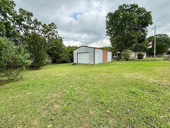 3rd image of 1019 Allen Chapel Rd