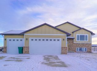 1702 Stirrup Rd, Billings, MT 59105