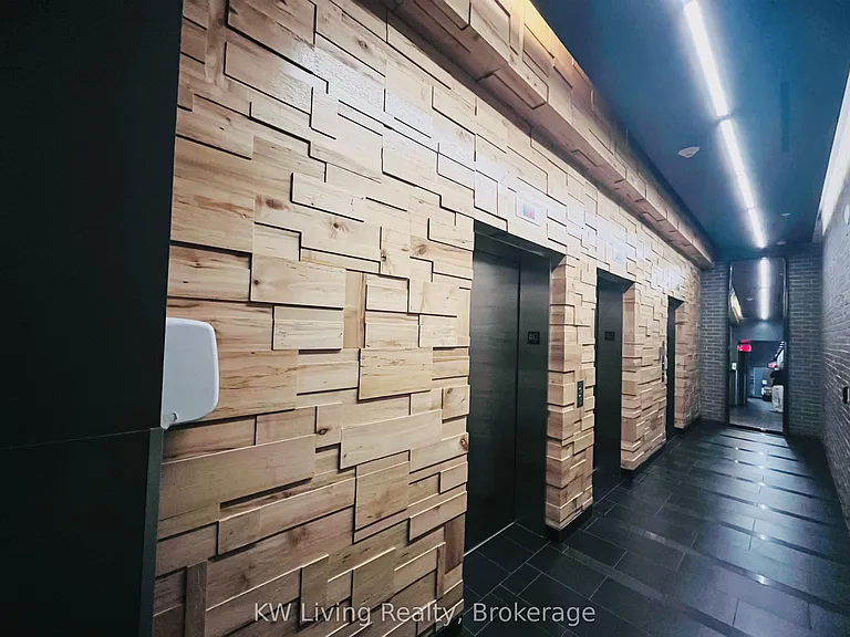 210 Simcoe St #912 — Photo 5