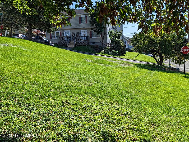 2nd image of 552 Washington St