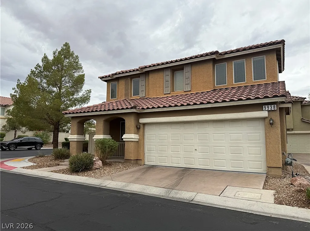 3 bed, 2.5 bath, 1483 sqft, $1,900 — Photo 1