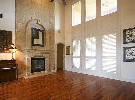 3rd image of 309 King Ranch Rd