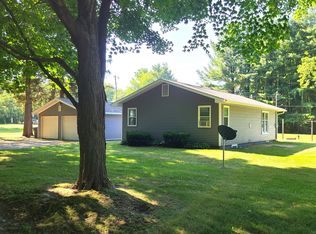 64923 County Road 372, Hartford, MI 49057