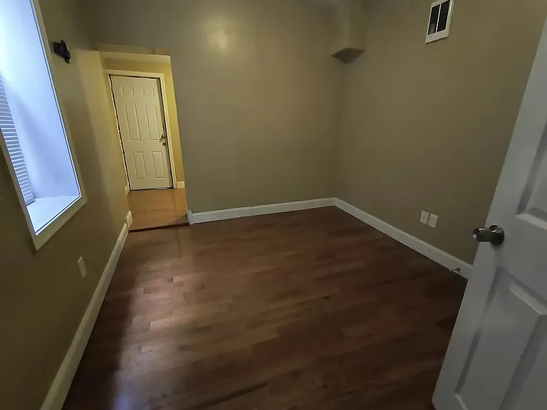 1616 W Glenwood Ave #1 — Photo 2