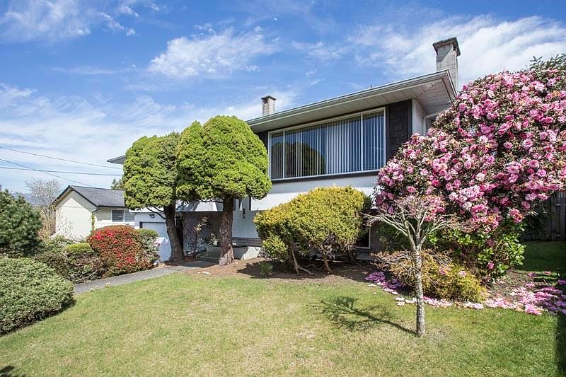 1st image of 1470 June Cres