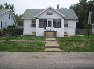 209 W White St, Clinton, IL 61727