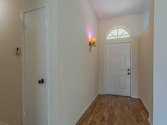 4th image of 4113 Durbin Dr