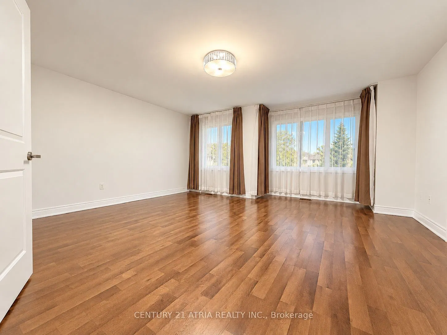 4 bed, $3,550 — Photo 3