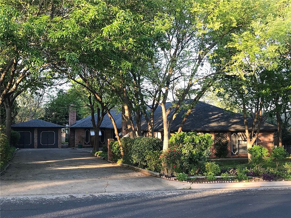1st image of 2028 Monarch Dr Unit A