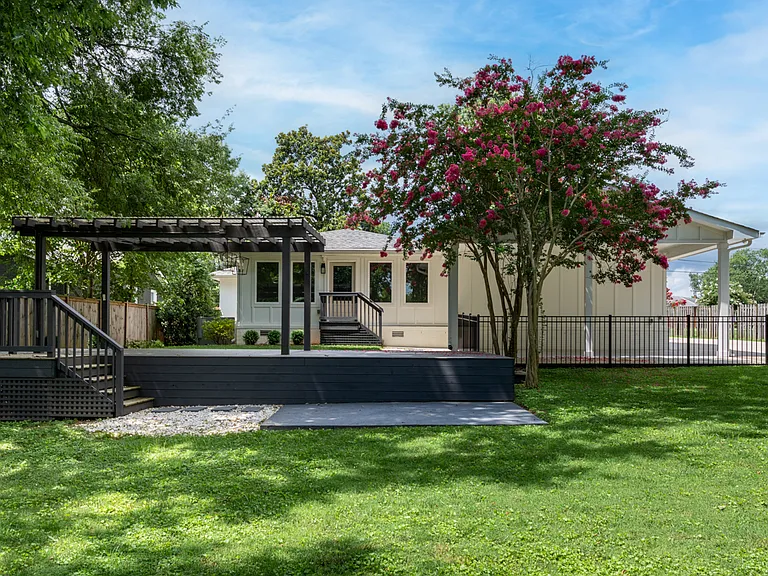 5004 Danby Dr — Photo 49