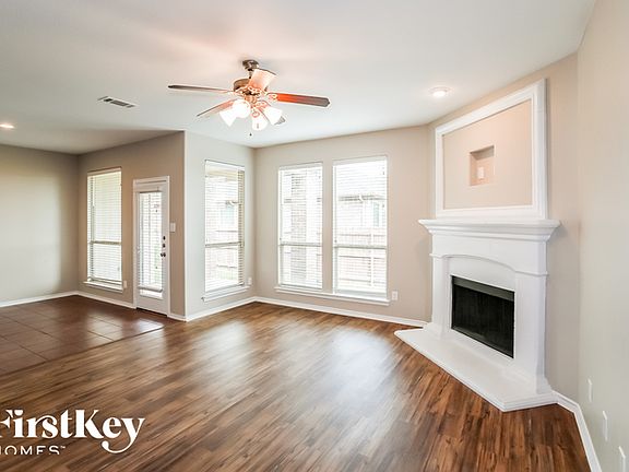 3rd image of 2208 Deniro Dr