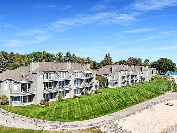 3rd image of 756 N Yacht Club Dr Unit 21