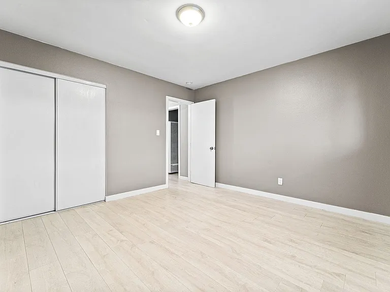 4366-4380 Mississippi St — Photo 16