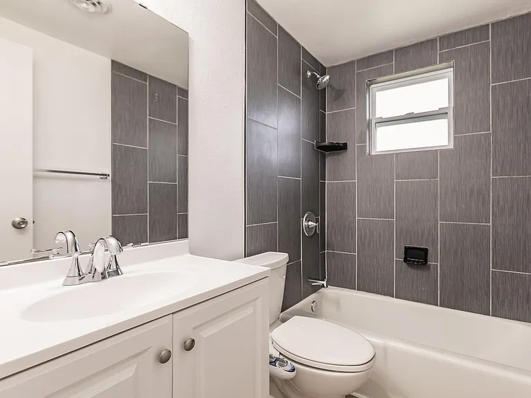 1611 Florence Ave #B — Photo 16