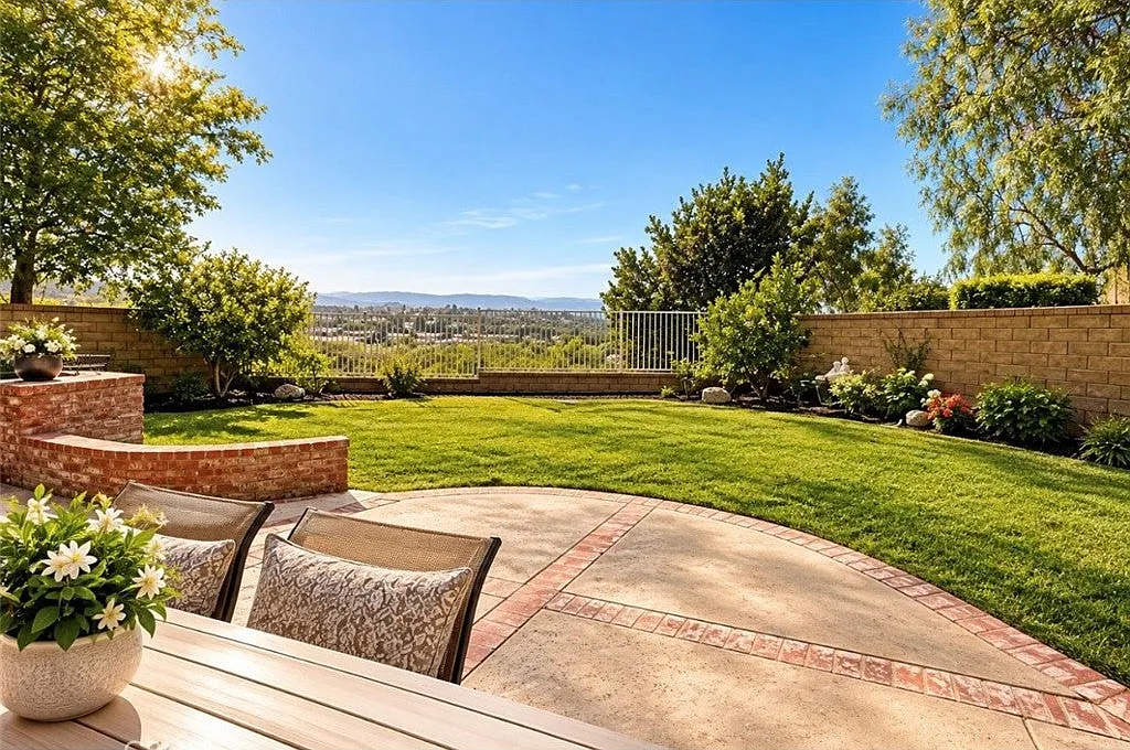 4 bed, 2883 sqft, $5,000 — Photo 3