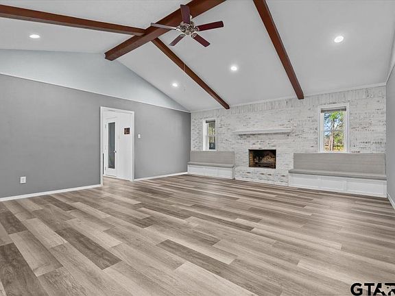 3rd image of 19250 Pinedale Cir