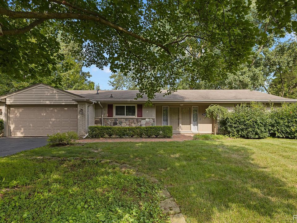 1st image of 2941 Courville Dr