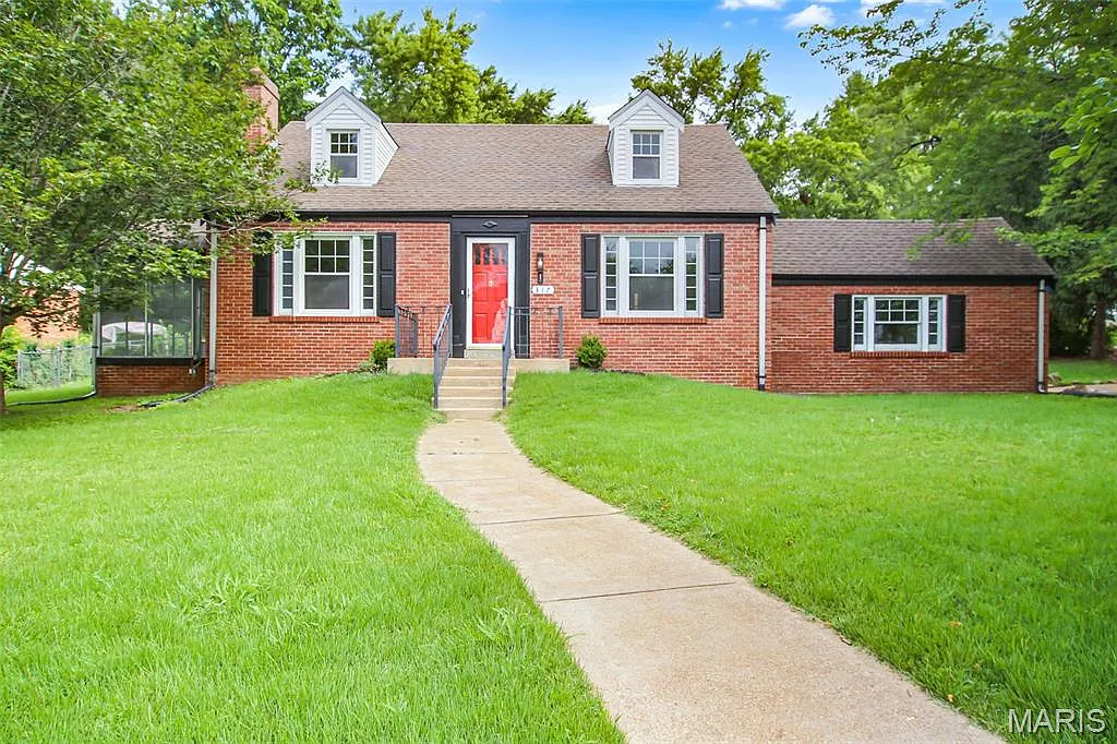 317 Thoroughman Ave photo 1