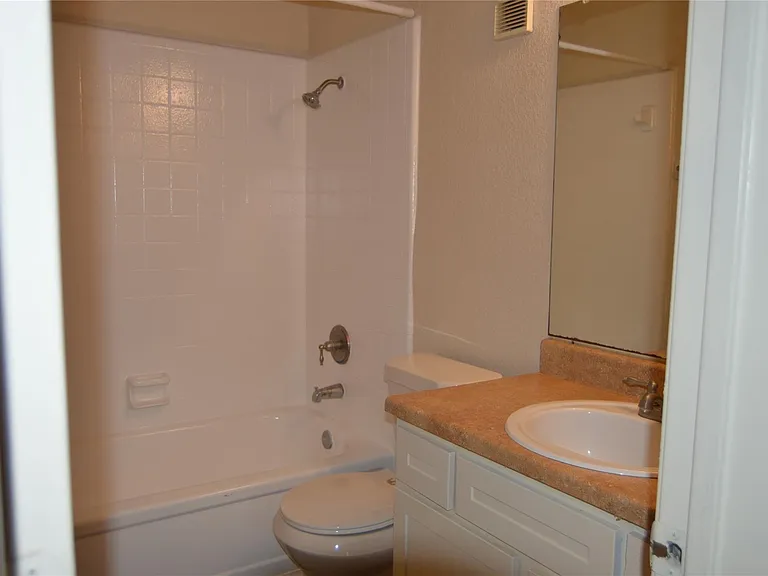 8100 Creekbend Dr #174 — Photo 16