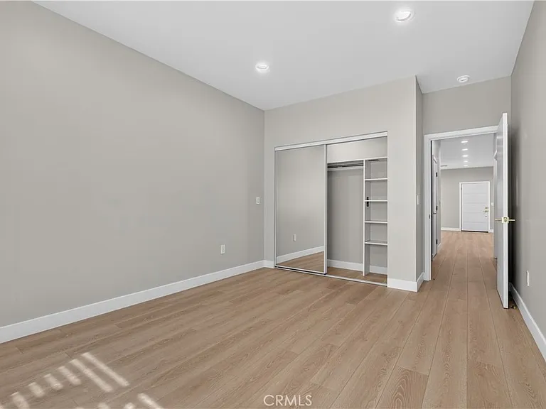 16425 Clymer St — Photo 31