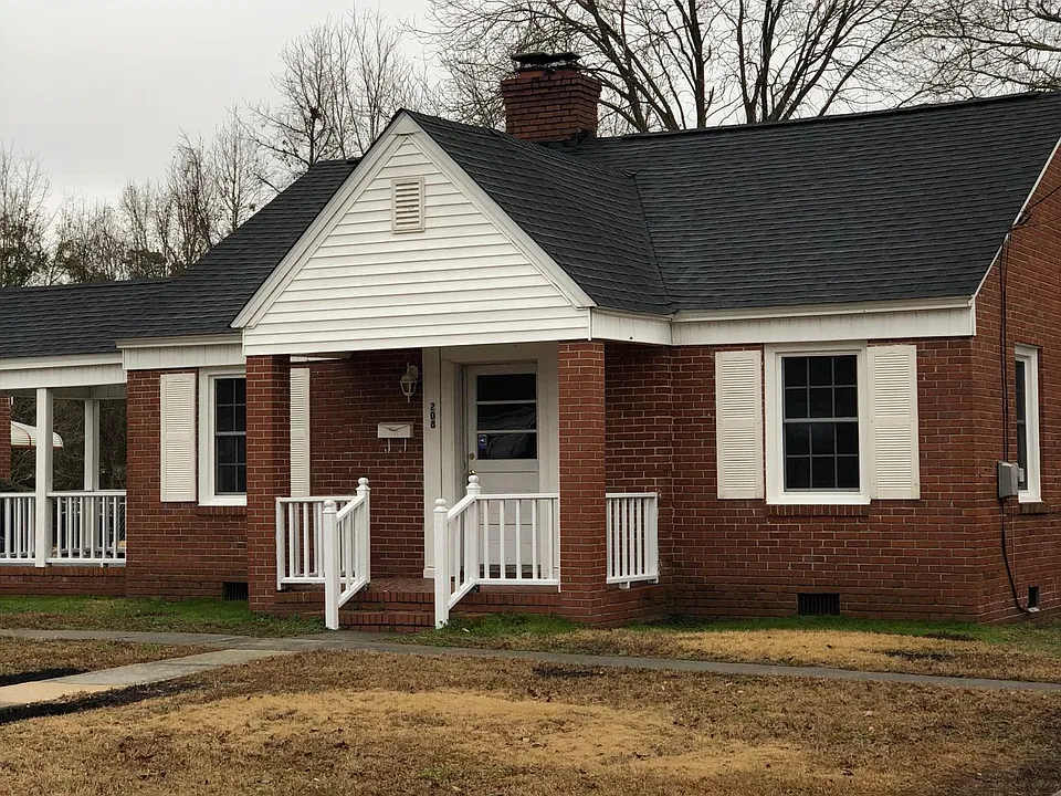 208 Canterbury Rd