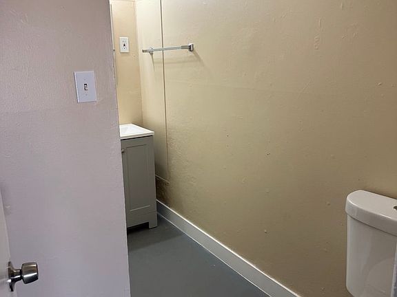 4th image of 2117 Ballard Dr Unit A-c