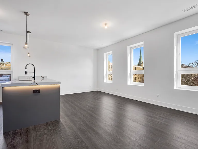 1814 S Throop St #3F — Photo 3