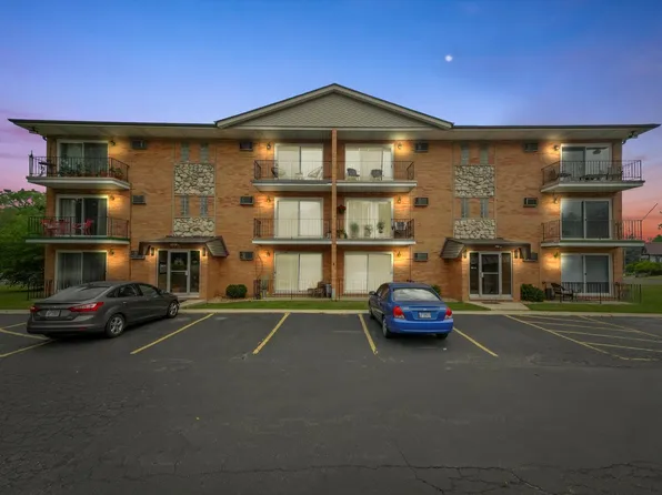 7550 W 111th St APT 2D, Worth, IL 60482
