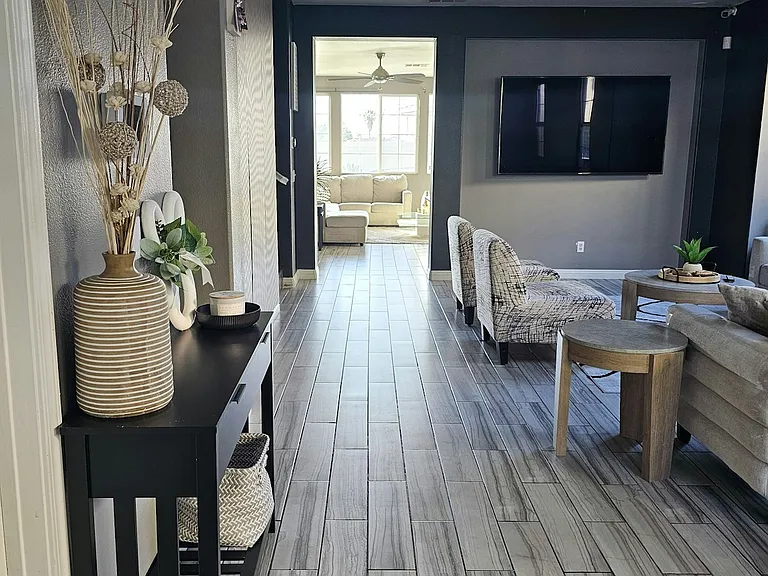 Entrance/Main Living room