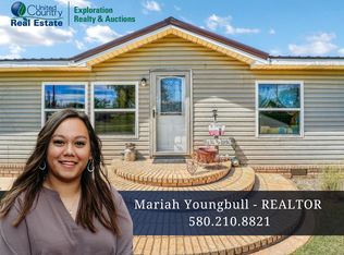 301 S 9th St, Hammon, OK 73650