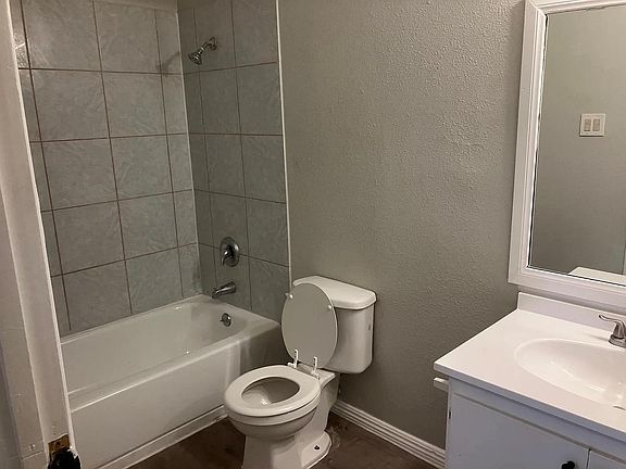 3rd image of 18 N 27th St #4