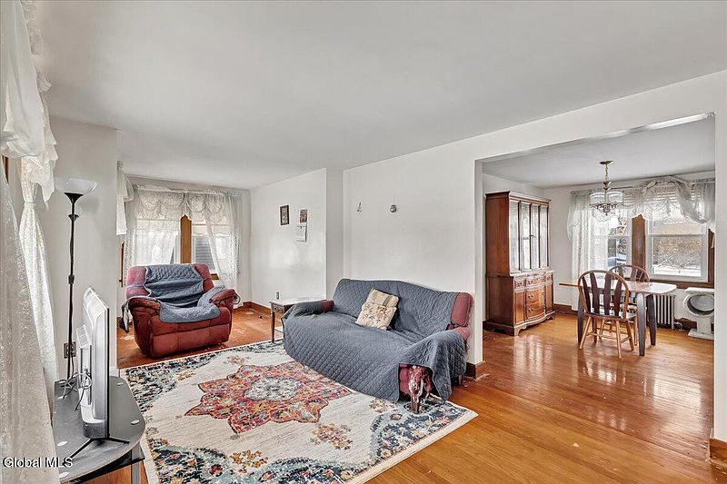 3rd image of 1034 Wallace Avenue