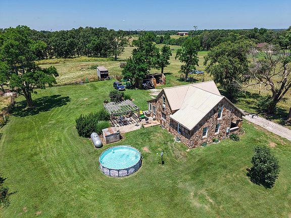 3rd image of 4049 N Farm Road 79