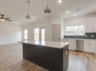 5725 Stonegate Cir, Granbury, TX 76048