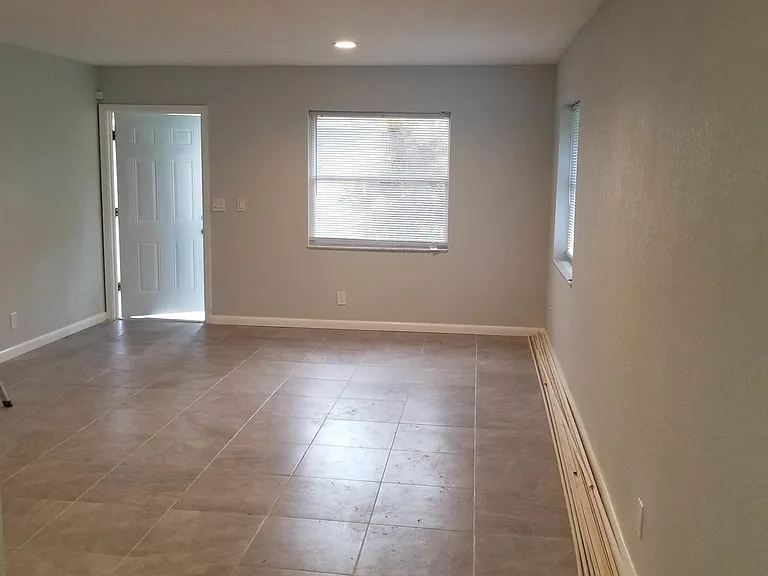 743 S Swinton Ave #1 — Photo 6