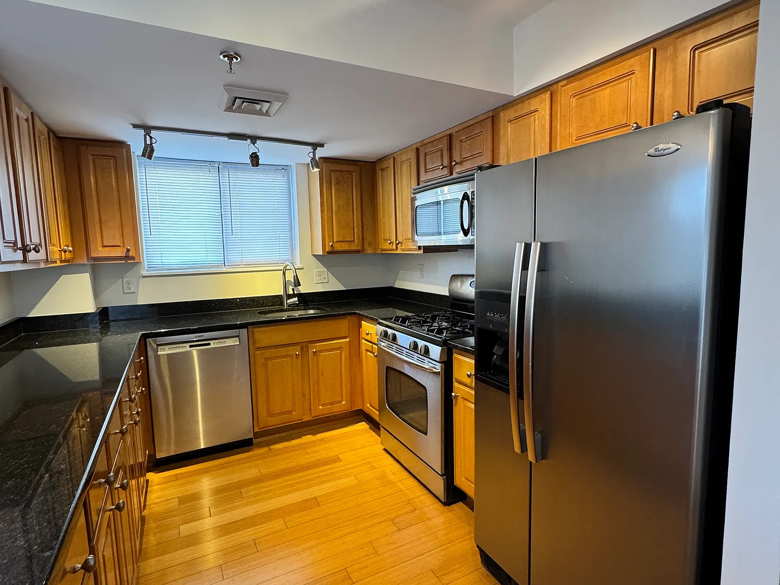 2 bed, 1440 sqft, $3,950 — Photo 3