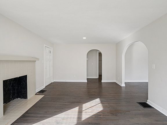 3rd image of 2713 Brunswick Dr