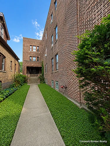2325 N Sawyer Ave #1R Photo 1 2325 N Sawyer Ave #1R Photo 1